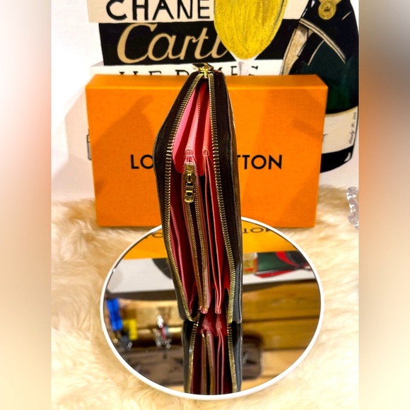 💎 LOUIS VUITTON illustre Monogram Zippy Wallet w/COA Full Inclusion - Picture 8 of 13